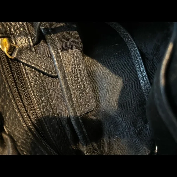 MICHAEL KORS
Fulton‎ Hobo Black Leather Shoulder Bag - Picture 7 of 9